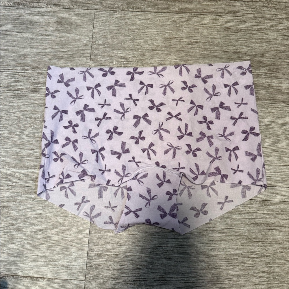 VS PINK Light Purple Whisper Lace Bow Print Seamless Boyshorts